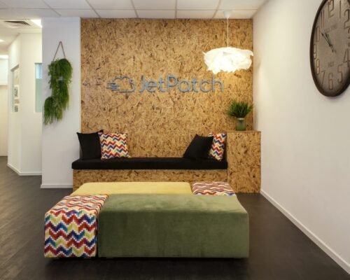 df6f6399-c1df-4a35-a8c1-fb4000fb1684