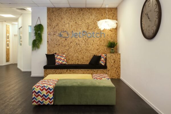 df6f6399-c1df-4a35-a8c1-fb4000fb1684